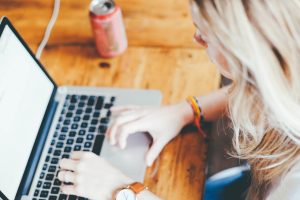 Poste de travail pour un secrétariat commercial externalisé